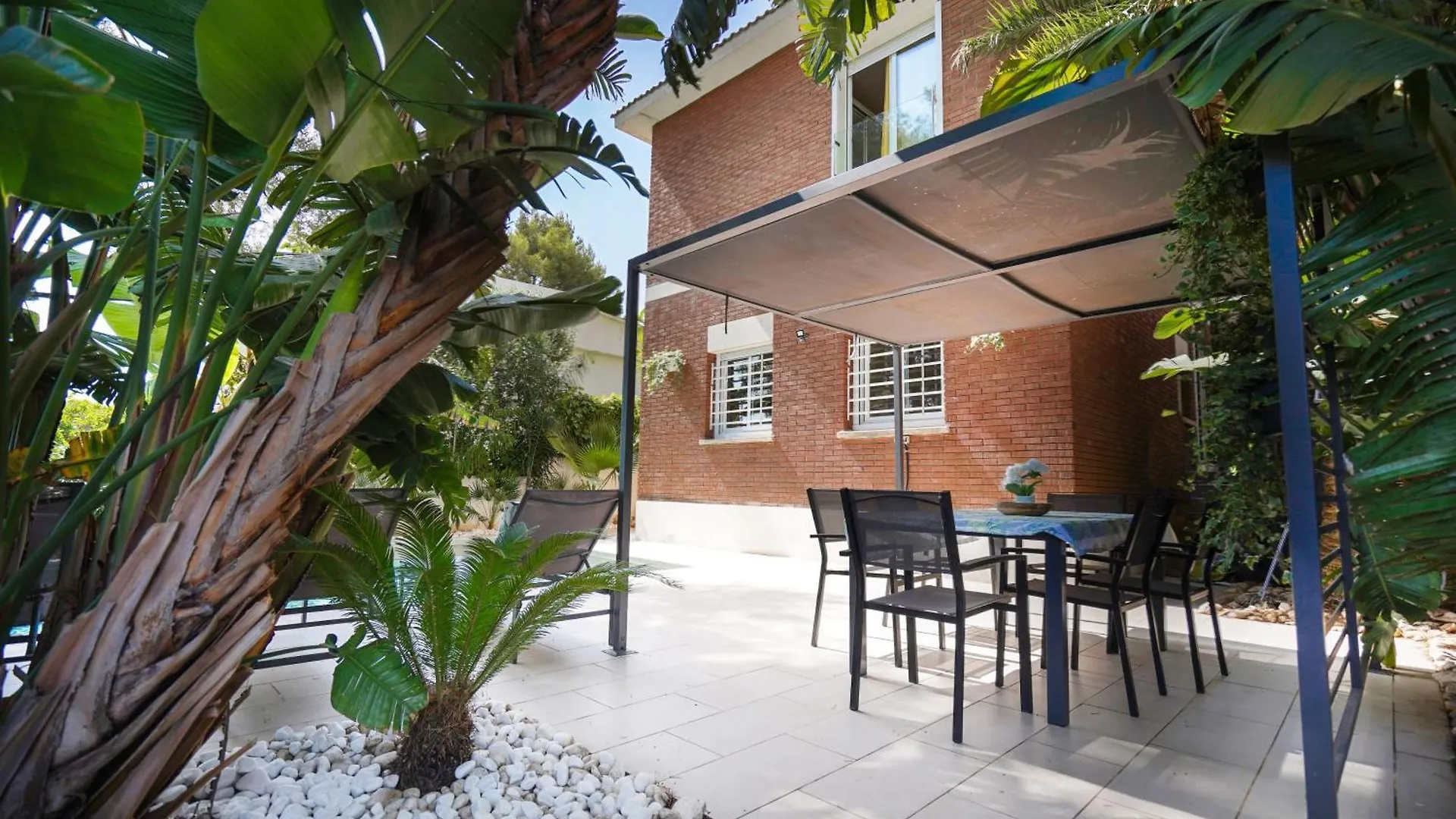 Castelldefels - House - Sleeps 4 - Pool - Petsok Βίλα 0*,